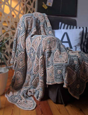 The Nutcracker Season Hand Crochet Blanket - Jutte